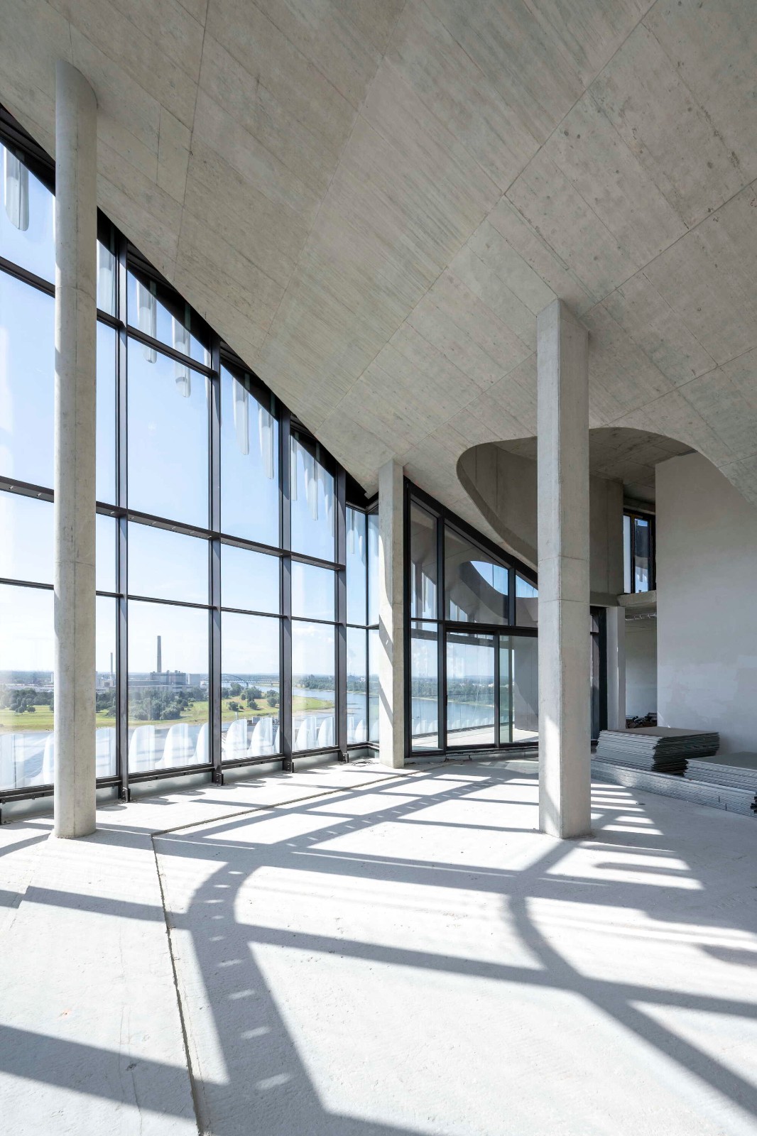 BIM建筑|RKM740“拉链” 塔楼 / J. Mayer H. Architects BIM建筑|RKM740“拉链” 塔楼 / J. Mayer H. Architects