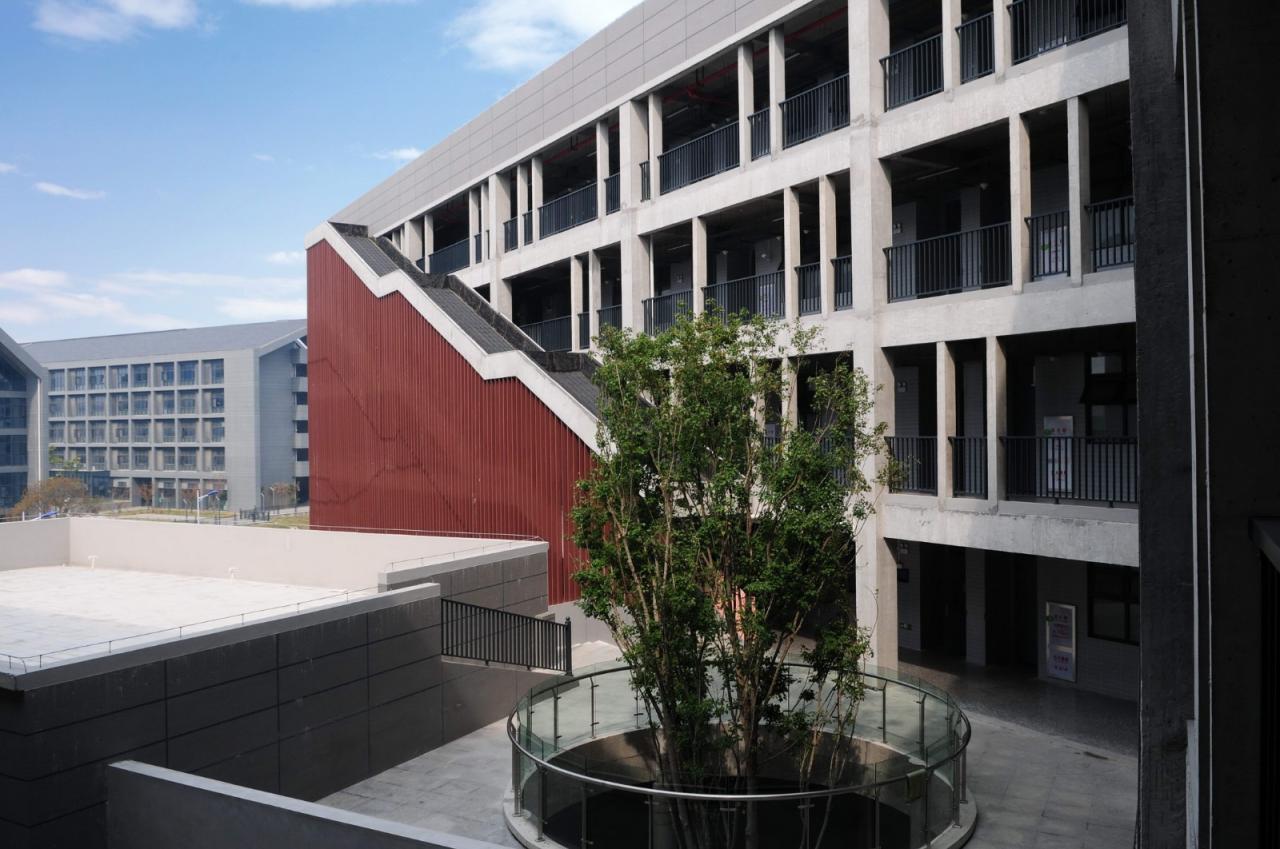 BIM建筑|行山乐水书自华:长江艺术工程职业学院3#教学实训楼 / 湖北建艺风工程设计有限公司 BIM建筑|行山乐水书自华:长江艺术工程职业学院3#教学实训楼 / 湖北建艺风工程设计有限公司