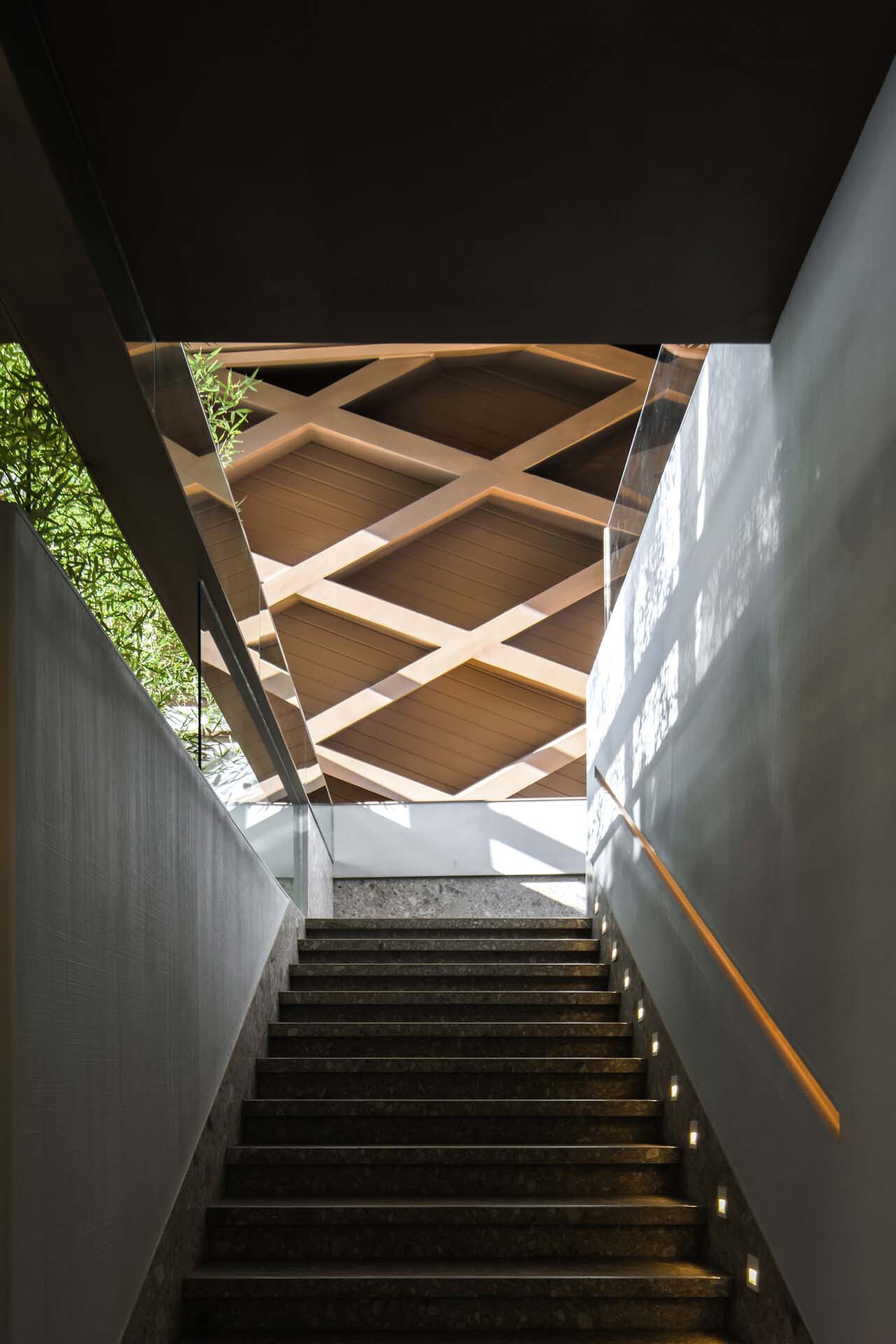 BIM建筑|交子大道木屋顶餐厅 / 致野建筑 BIM建筑|交子大道木屋顶餐厅 / 致野建筑