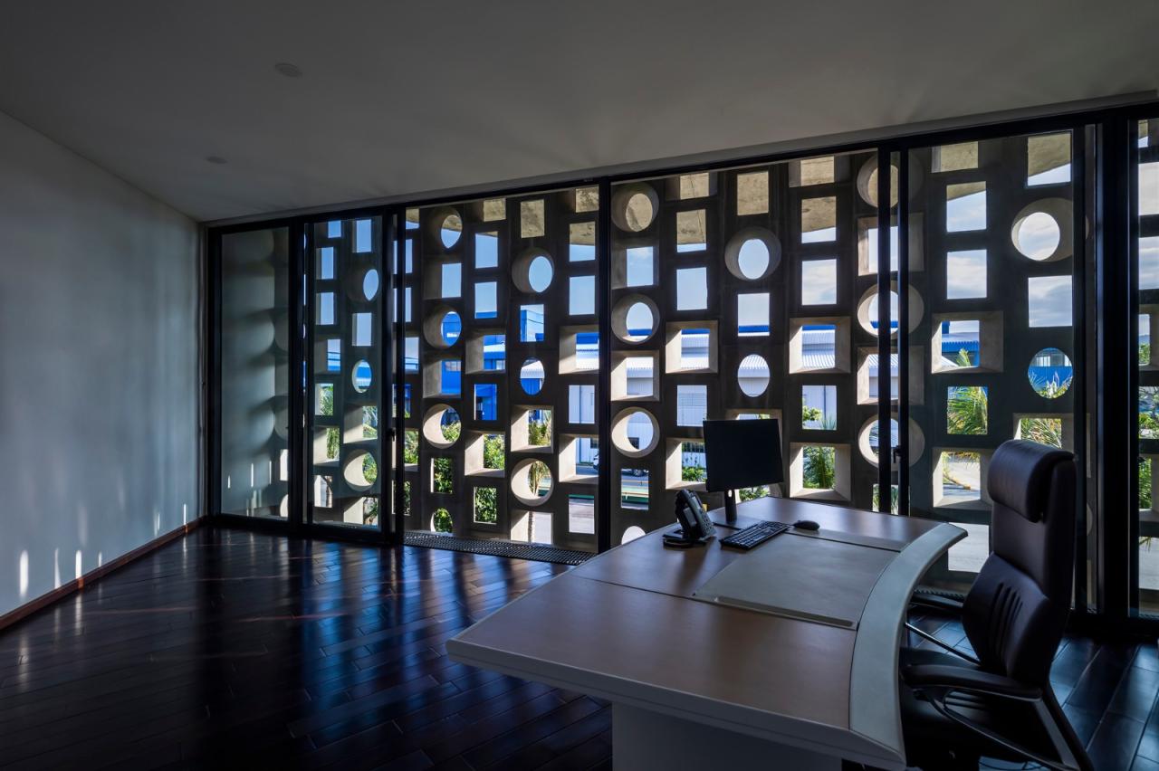 BIM建筑|‘帽子’屋,万花筒办公室与住宅 / Inrestudio,Kosuke Nishijima BIM建筑|‘帽子’屋,万花筒办公室与住宅 / Inrestudio,Kosuke Nishijima