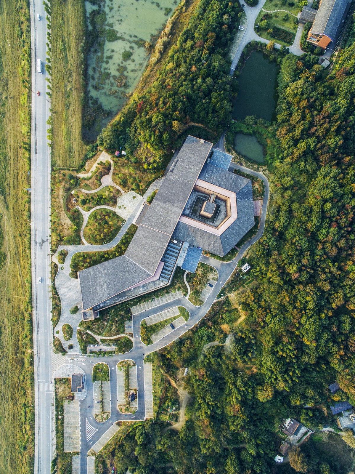 BIM建筑|叠加情感,构筑建筑 :铜官窑遗址博物馆 / 罗劲工作室 BIM建筑|叠加情感,构筑建筑 :铜官窑遗址博物馆 / 罗劲工作室