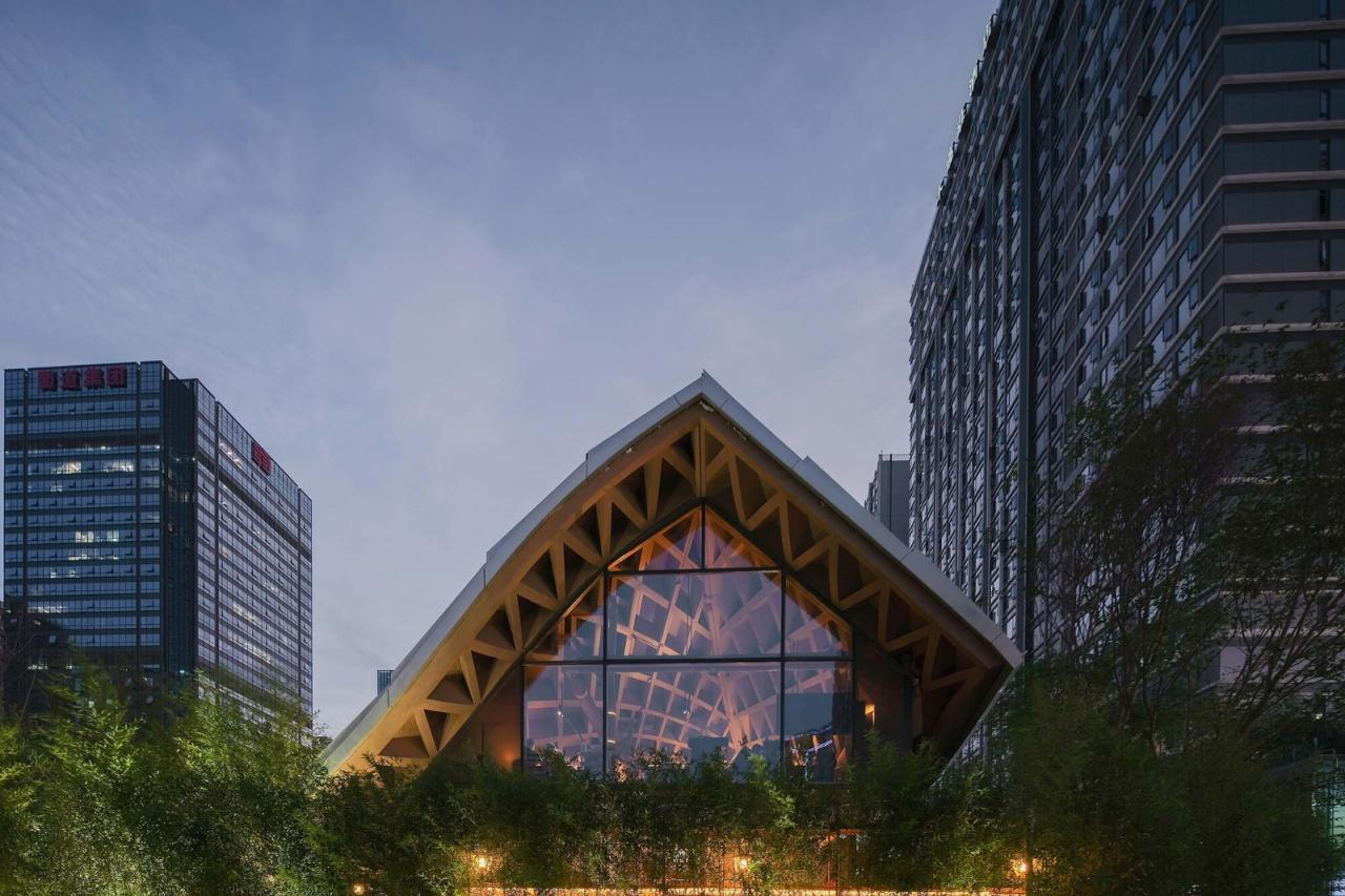 BIM建筑|交子大道木屋顶餐厅 / 致野建筑 BIM建筑|交子大道木屋顶餐厅 / 致野建筑