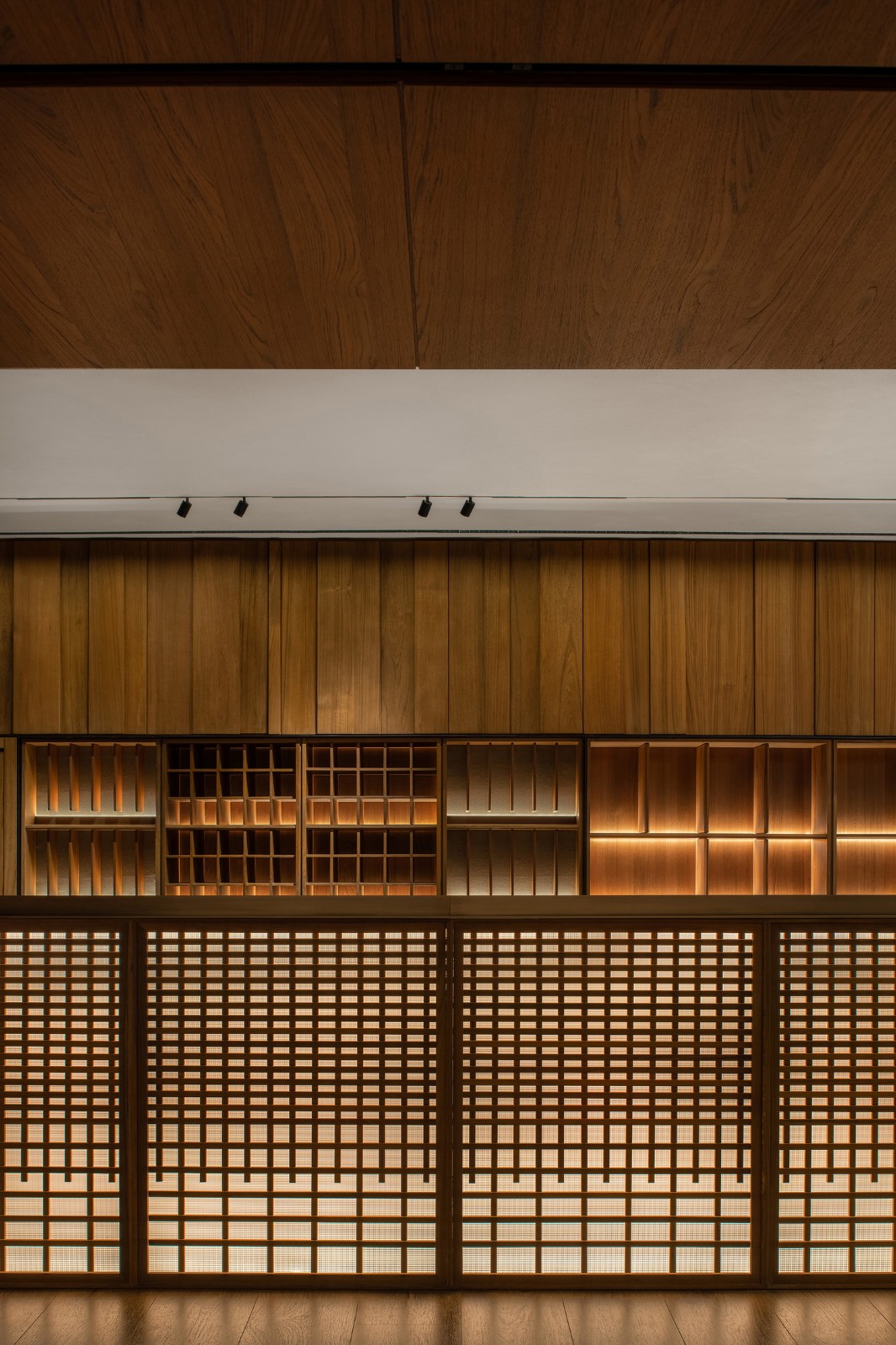 BIM建筑|一种材料与当代建构的情绪平衡:本木展厅 / 蜂鸟设计 BIM建筑|一种材料与当代建构的情绪平衡:本木展厅 / 蜂鸟设计