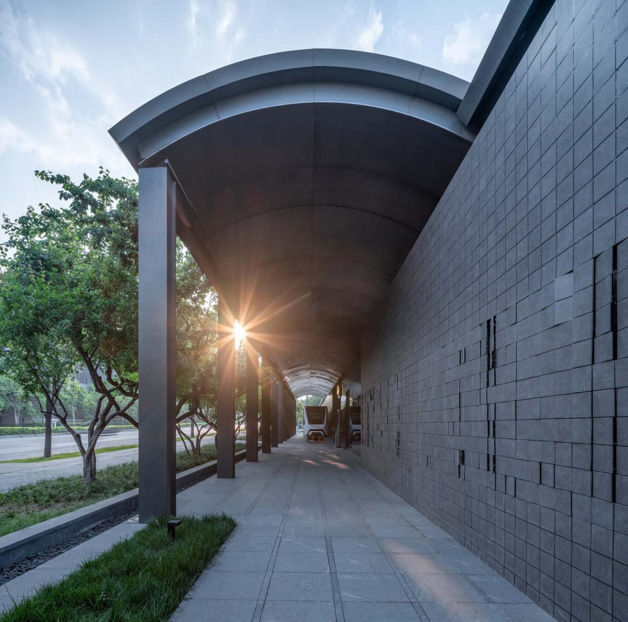 BIM建筑|曲江旅游观光轻轨站点改造提升 / 上海秉仁建筑师事务所 BIM建筑|曲江旅游观光轻轨站点改造提升 / 上海秉仁建筑师事务所