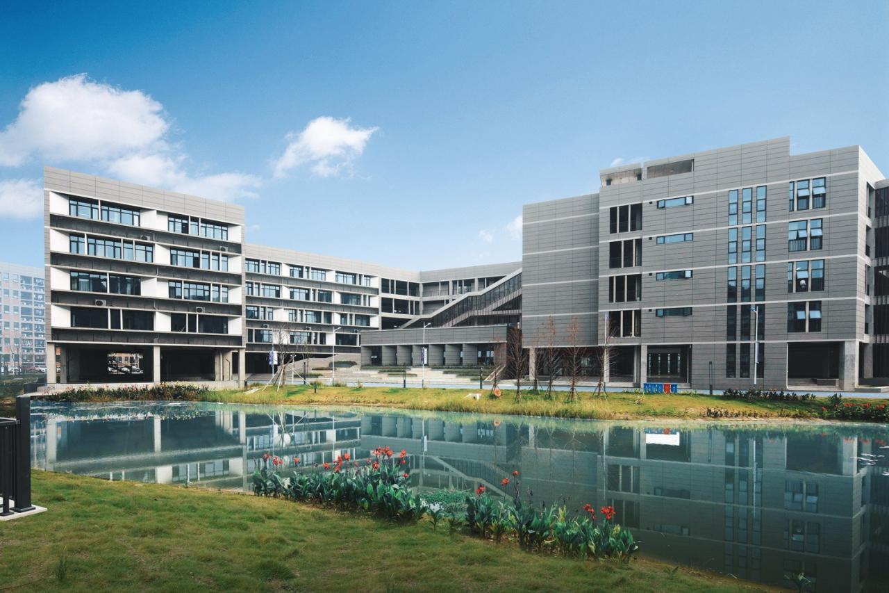 BIM建筑|行山乐水书自华:长江艺术工程职业学院3#教学实训楼 / 湖北建艺风工程设计有限公司 BIM建筑|行山乐水书自华:长江艺术工程职业学院3#教学实训楼 / 湖北建艺风工程设计有限公司