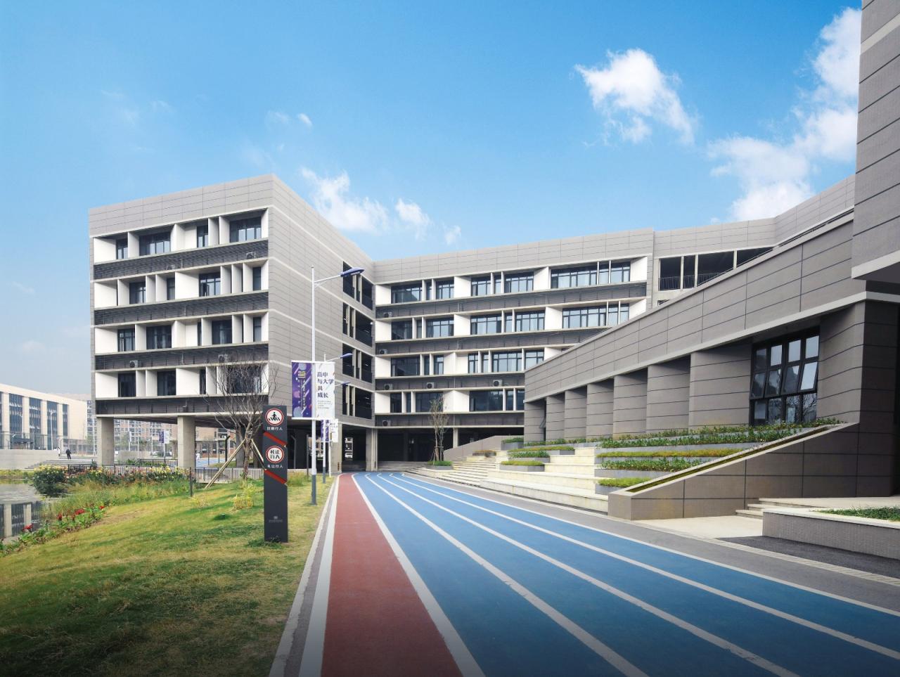 BIM建筑|行山乐水书自华:长江艺术工程职业学院3#教学实训楼 / 湖北建艺风工程设计有限公司 BIM建筑|行山乐水书自华:长江艺术工程职业学院3#教学实训楼 / 湖北建艺风工程设计有限公司