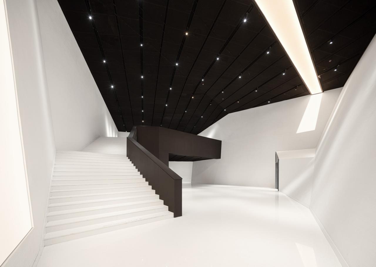 BIM建筑|红色石阵,云南东风韵艺术中心 / 孟凡浩 BIM建筑|红色石阵,云南东风韵艺术中心 / 孟凡浩