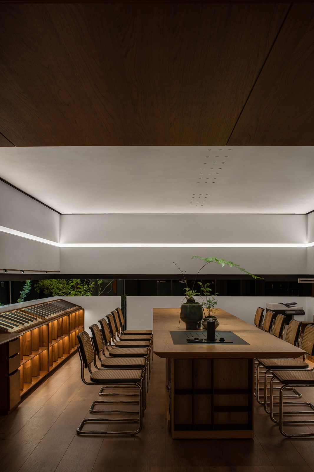 BIM建筑|一种材料与当代建构的情绪平衡:本木展厅 / 蜂鸟设计 BIM建筑|一种材料与当代建构的情绪平衡:本木展厅 / 蜂鸟设计