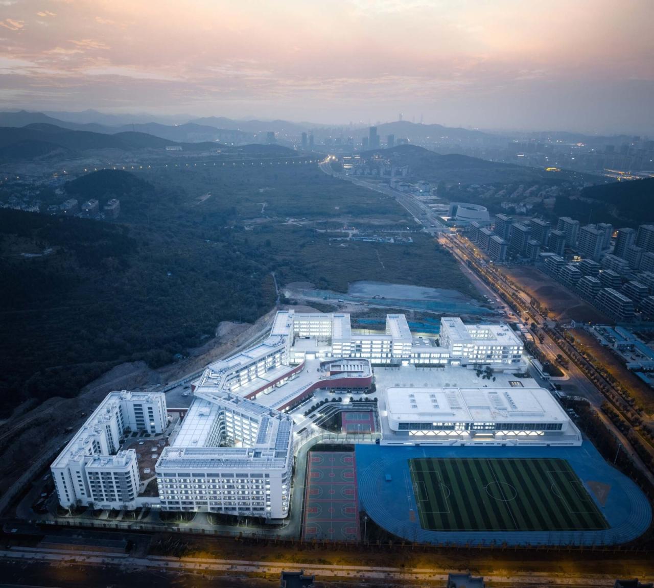 BIM建筑|济南历城二中彩石校区 / 同圆设计 BIM建筑|济南历城二中彩石校区 / 同圆设计