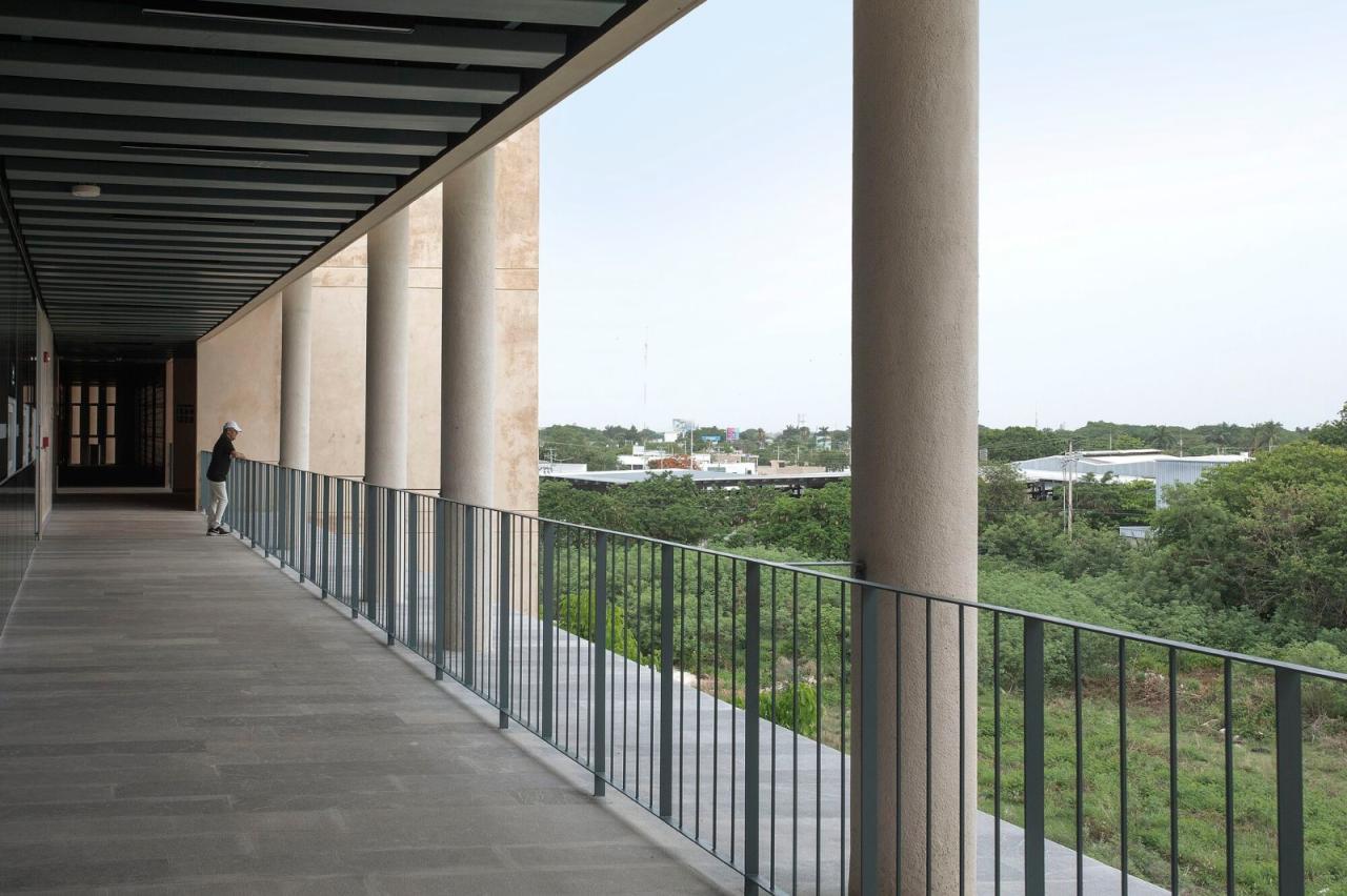 BIM建筑|梅里达银行与商业学校 / IUA Ignacio Urquiza Arquitectos BIM建筑|梅里达银行与商业学校 / IUA Ignacio Urquiza Arquitectos