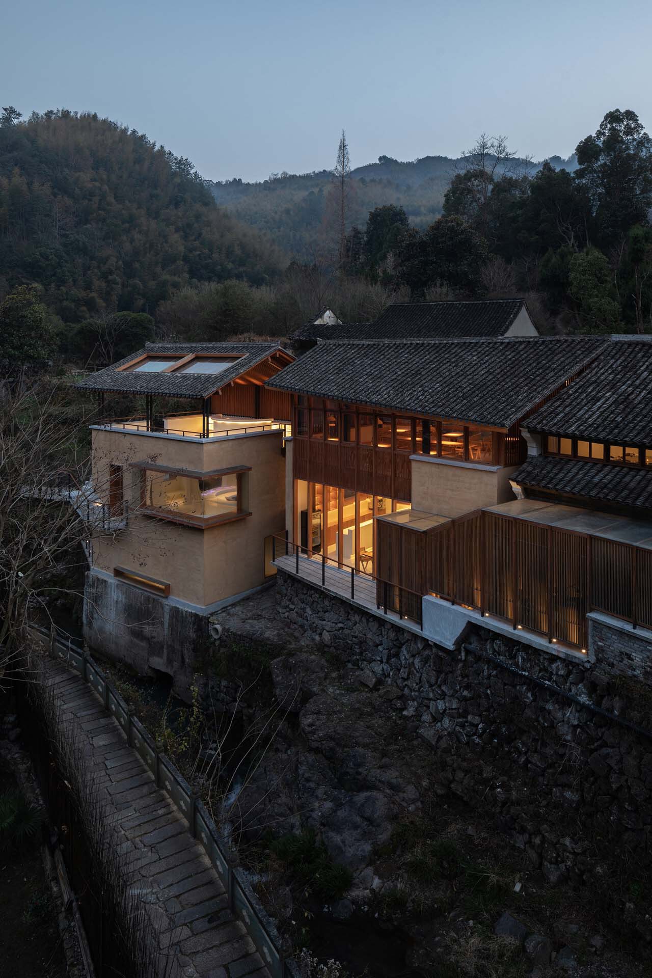 BIM建筑|奉化栖霞坑发电站改造的溪边餐厅 / 尌林建筑设计事务所 BIM建筑|奉化栖霞坑发电站改造的溪边餐厅 / 尌林建筑设计事务所