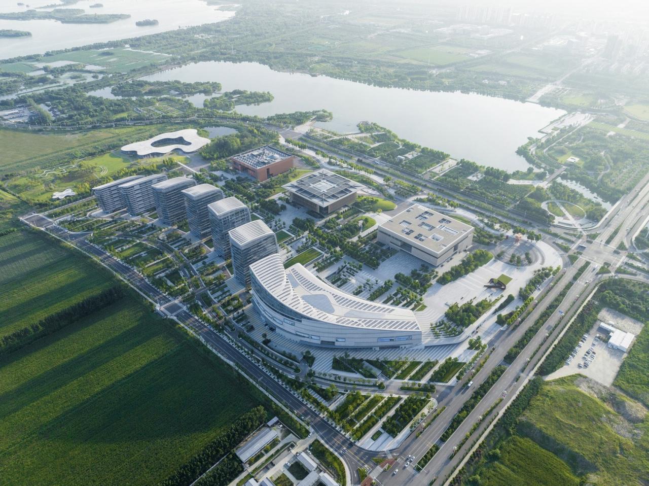 BIM建筑|高山流水、兼收并蓄的城市文化新名片—济宁市文化中心三期文化产业园 / Laguarda.Low Architects (LLA) BIM建筑|高山流水、兼收并蓄的城市文化新名片—济宁市文化中心三期文化产业园 / Laguarda.Low Architects (LLA)