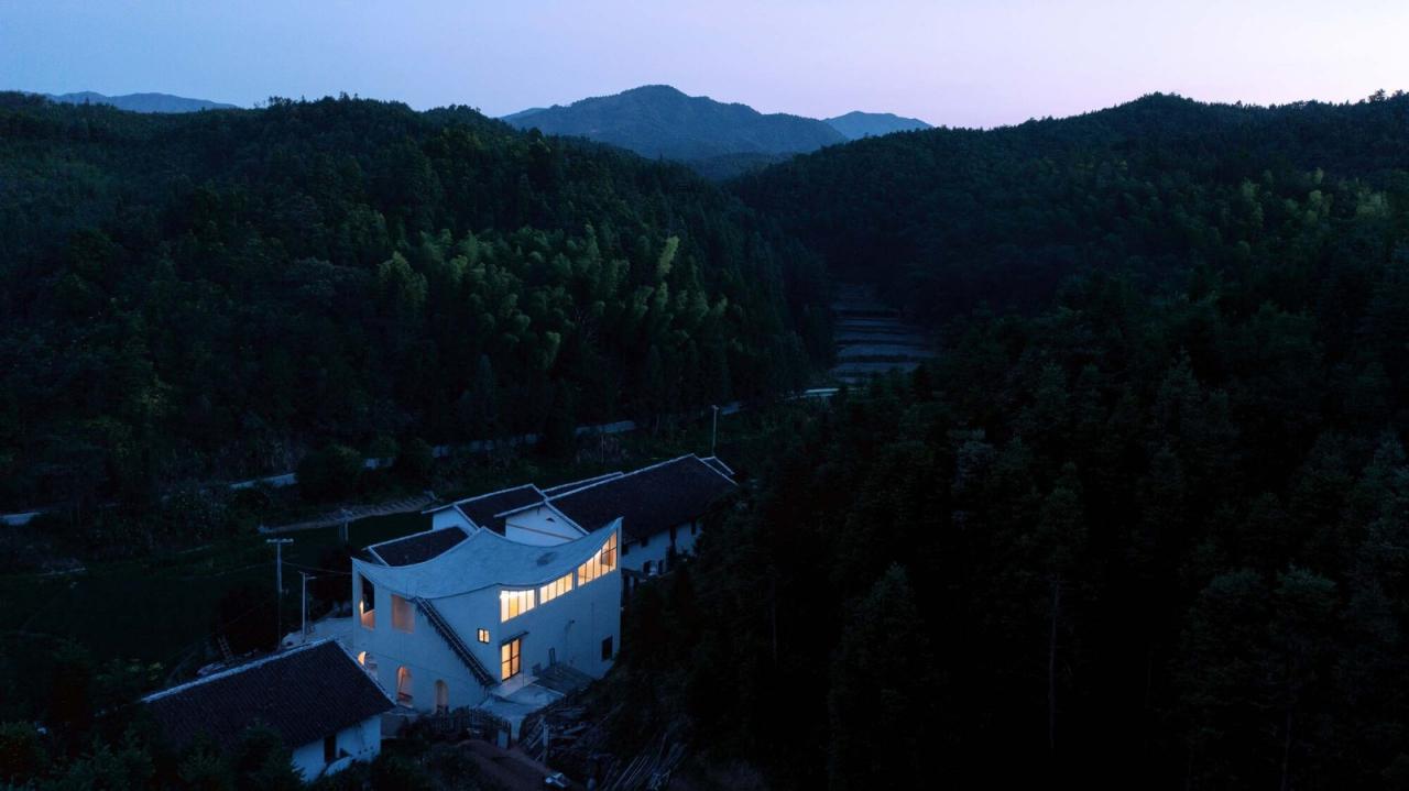 BIM建筑|乡村画室 / 跳房子建筑工作室 BIM建筑|乡村画室 / 跳房子建筑工作室