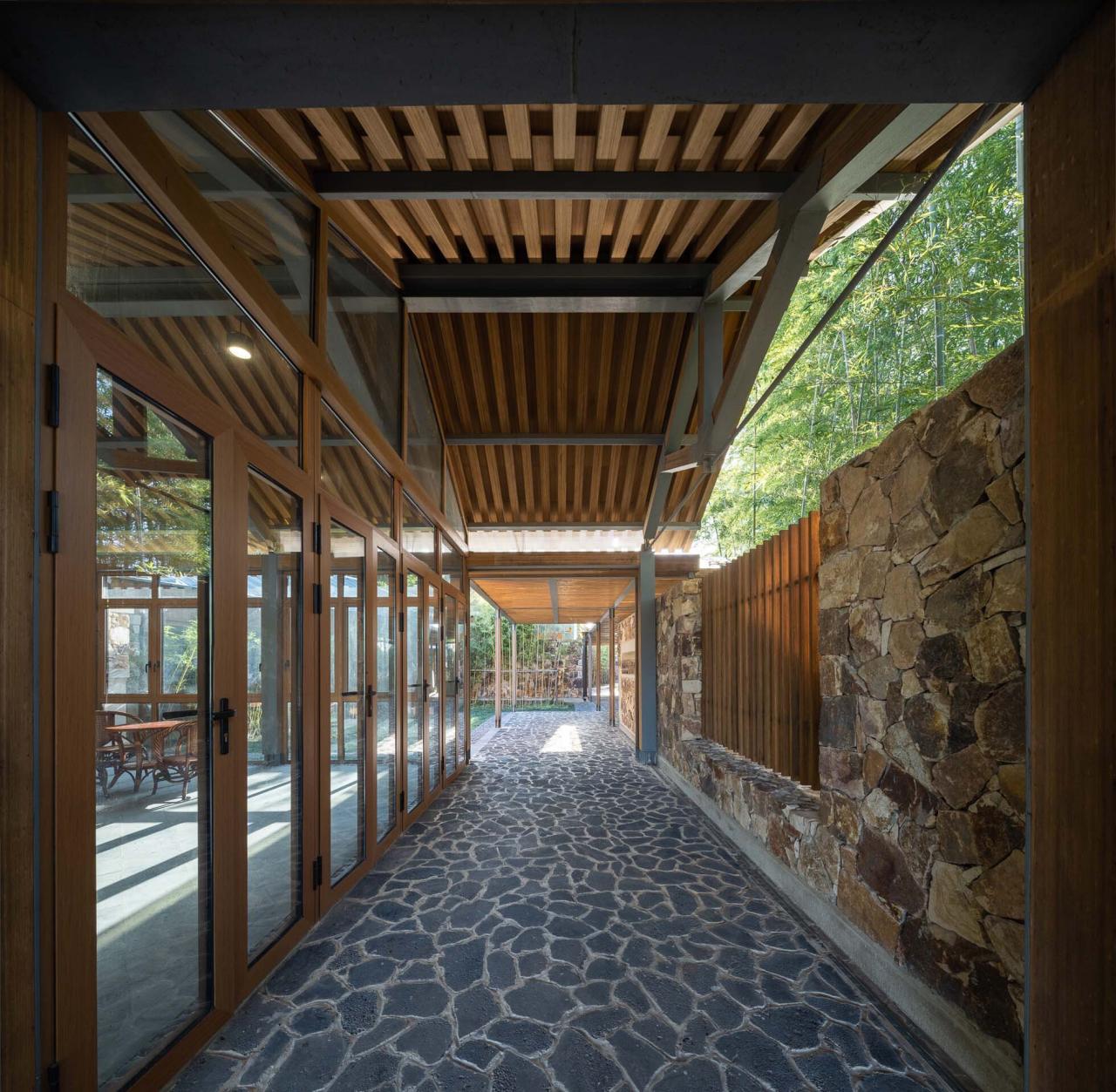BIM建筑|南京汤山猿人洞游客驿站 / 东南大学建筑设计研究院建筑技术与艺术(ATA)工作室 BIM建筑|南京汤山猿人洞游客驿站 / 东南大学建筑设计研究院建筑技术与艺术(ATA)工作室