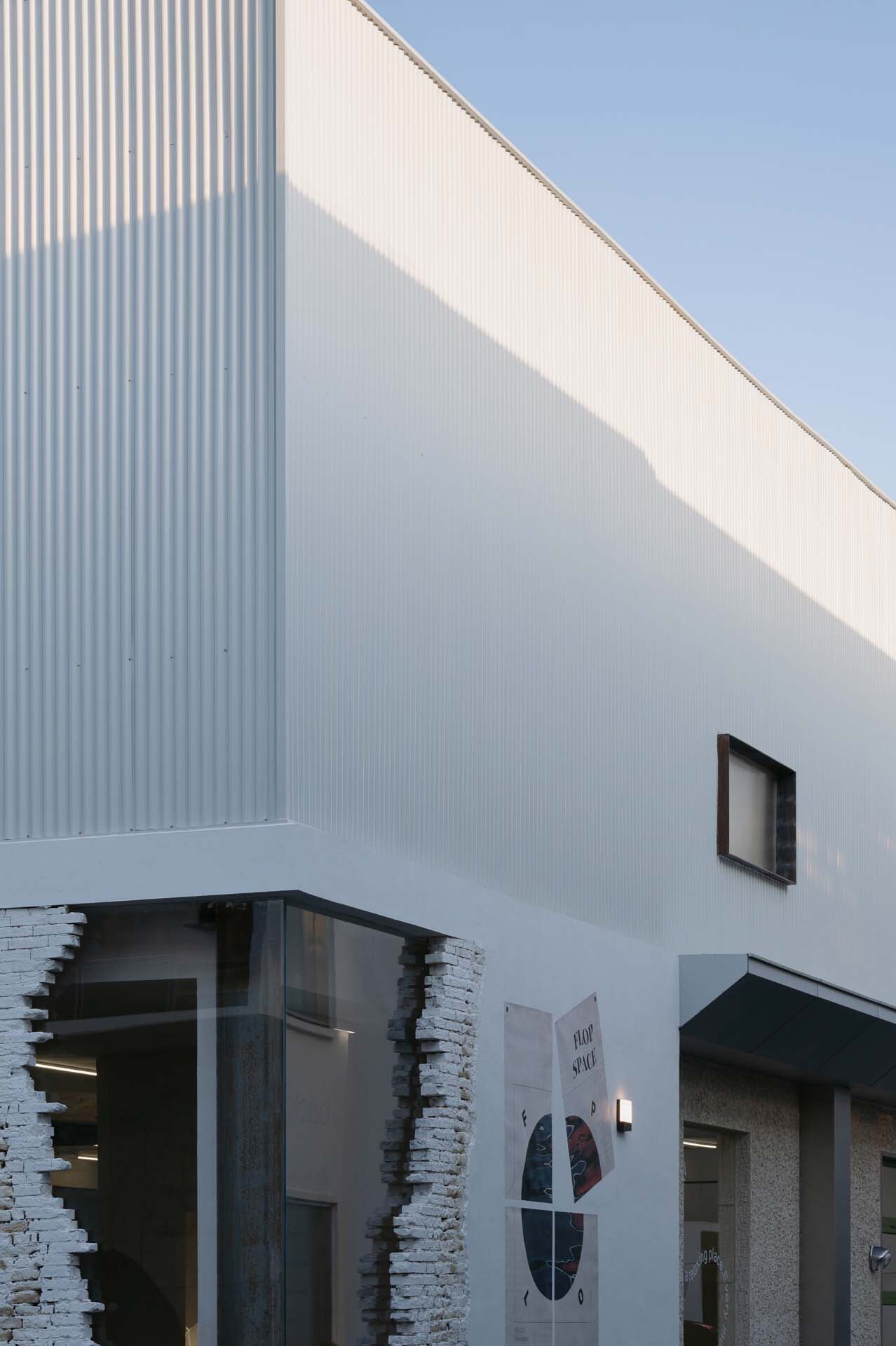 BIM建筑|Flop艺术空间 / 房子和诗建筑事务所 BIM建筑|Flop艺术空间 / 房子和诗建筑事务所
