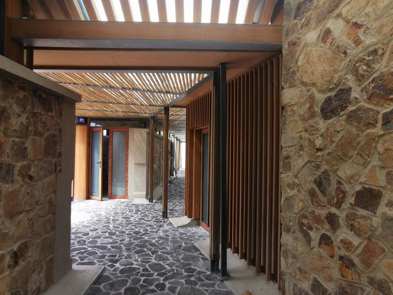 BIM建筑|南京汤山猿人洞游客驿站 / 东南大学建筑设计研究院建筑技术与艺术(ATA)工作室 BIM建筑|南京汤山猿人洞游客驿站 / 东南大学建筑设计研究院建筑技术与艺术(ATA)工作室