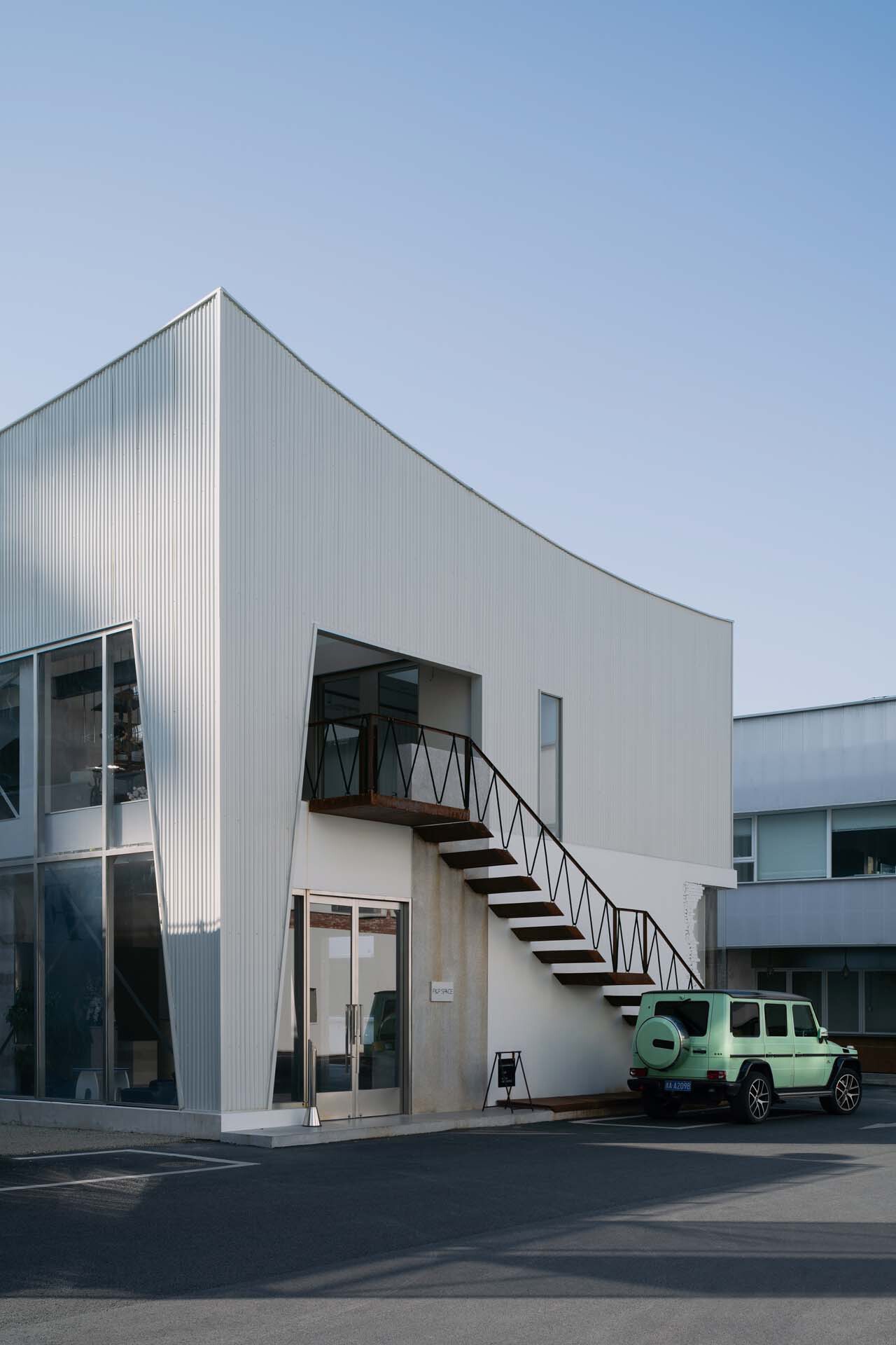 BIM建筑|Flop艺术空间 / 房子和诗建筑事务所 BIM建筑|Flop艺术空间 / 房子和诗建筑事务所