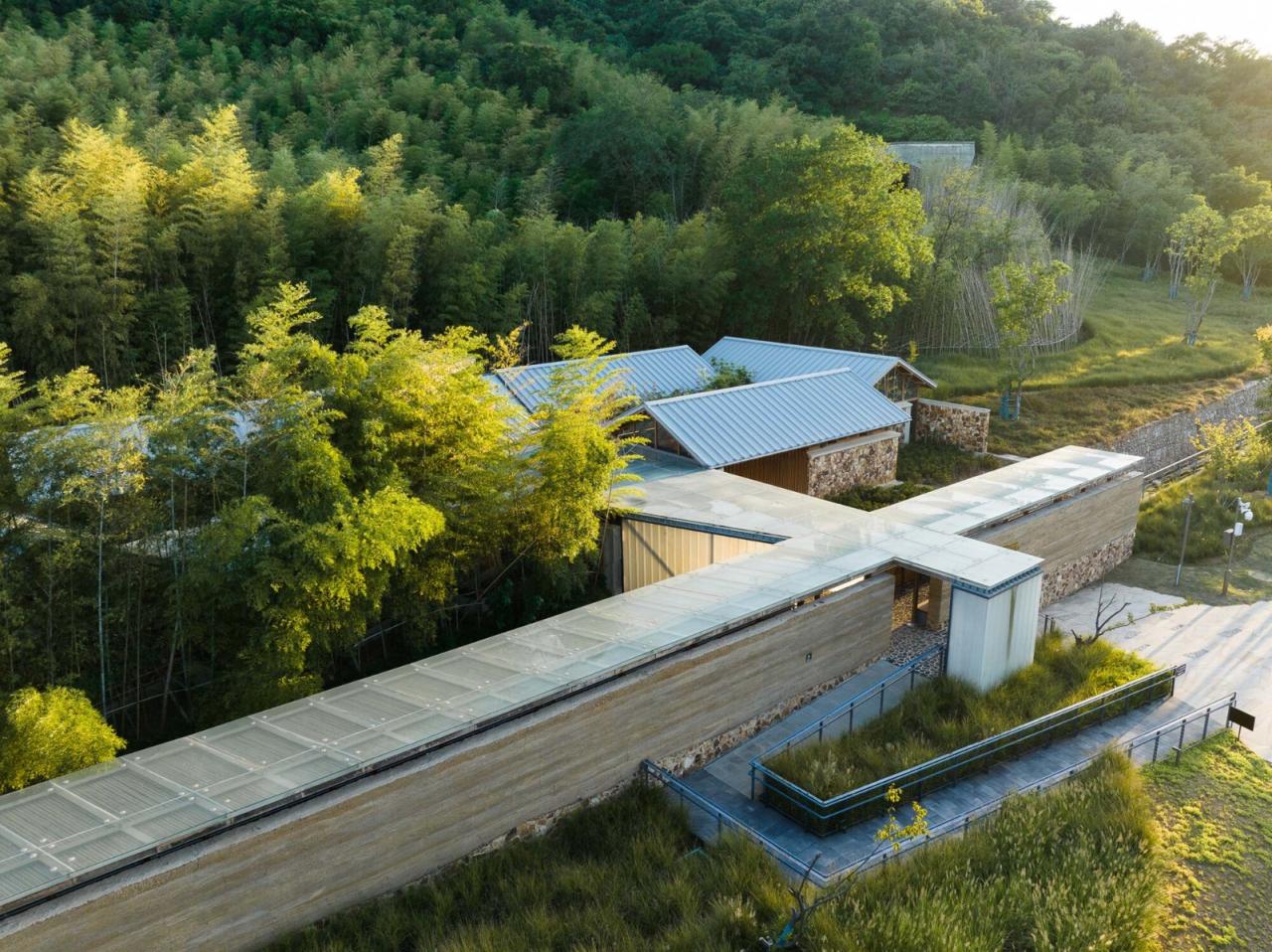 BIM建筑|南京汤山猿人洞游客驿站 / 东南大学建筑设计研究院建筑技术与艺术(ATA)工作室 BIM建筑|南京汤山猿人洞游客驿站 / 东南大学建筑设计研究院建筑技术与艺术(ATA)工作室
