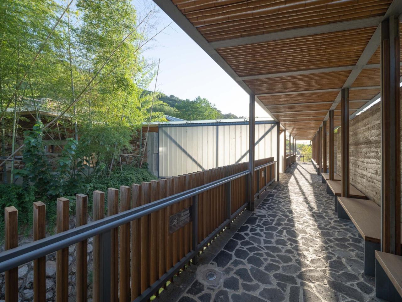 BIM建筑|南京汤山猿人洞游客驿站 / 东南大学建筑设计研究院建筑技术与艺术(ATA)工作室 BIM建筑|南京汤山猿人洞游客驿站 / 东南大学建筑设计研究院建筑技术与艺术(ATA)工作室