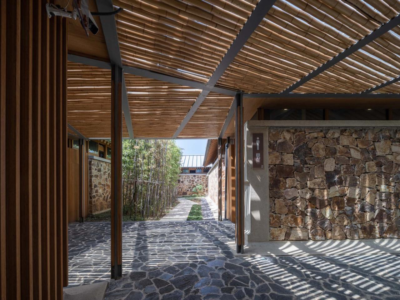 BIM建筑|南京汤山猿人洞游客驿站 / 东南大学建筑设计研究院建筑技术与艺术(ATA)工作室 BIM建筑|南京汤山猿人洞游客驿站 / 东南大学建筑设计研究院建筑技术与艺术(ATA)工作室