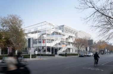 BIM建筑|钛媒体“折叠公园”,北京团河派出所旧址改造 / 靠近设计-BIM建筑网