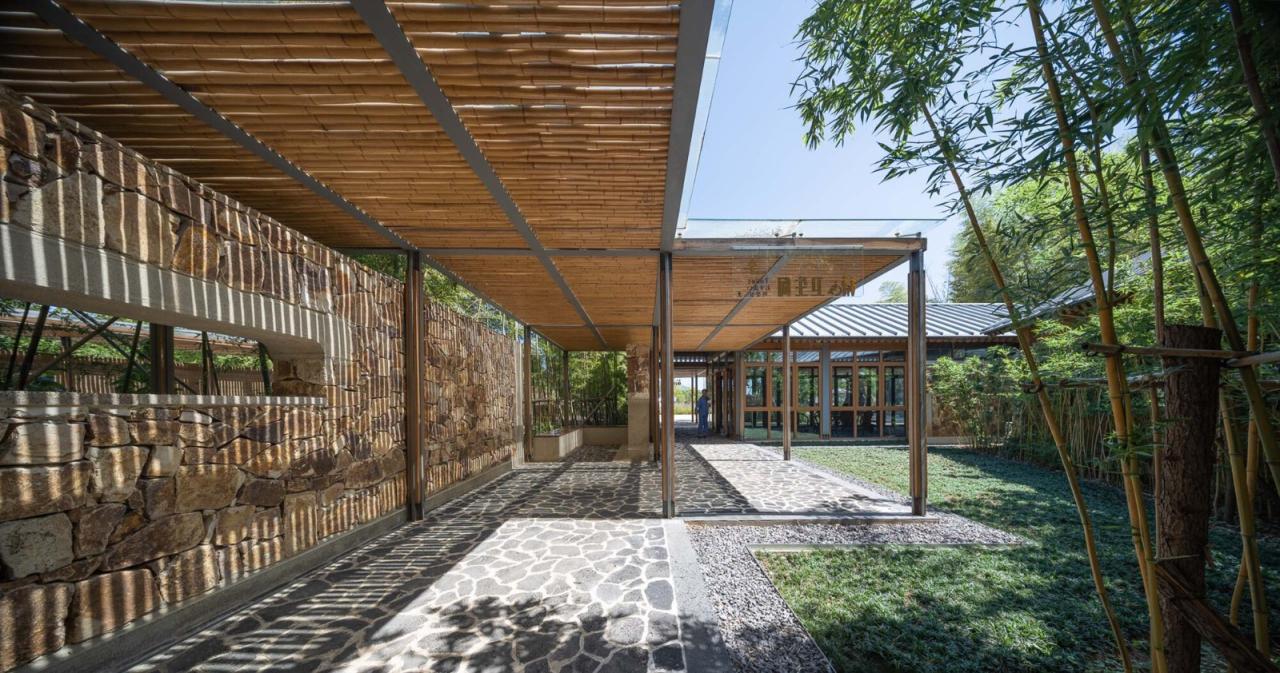 BIM建筑|南京汤山猿人洞游客驿站 / 东南大学建筑设计研究院建筑技术与艺术(ATA)工作室 BIM建筑|南京汤山猿人洞游客驿站 / 东南大学建筑设计研究院建筑技术与艺术(ATA)工作室