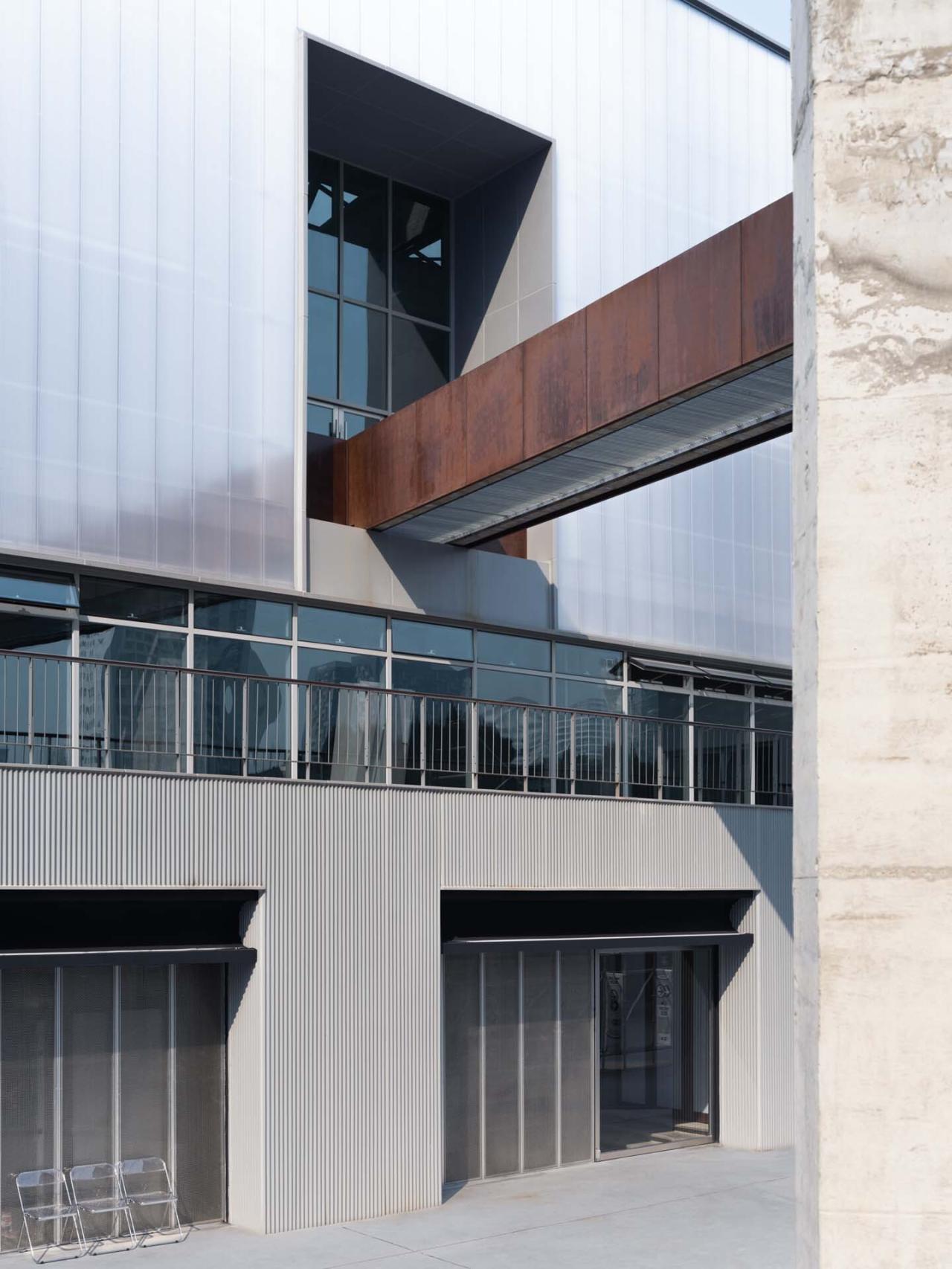 BIM建筑|山灰艺术社区,西安石油大学生活区锅炉房改造 / 日常建造 BIM建筑|山灰艺术社区,西安石油大学生活区锅炉房改造 / 日常建造