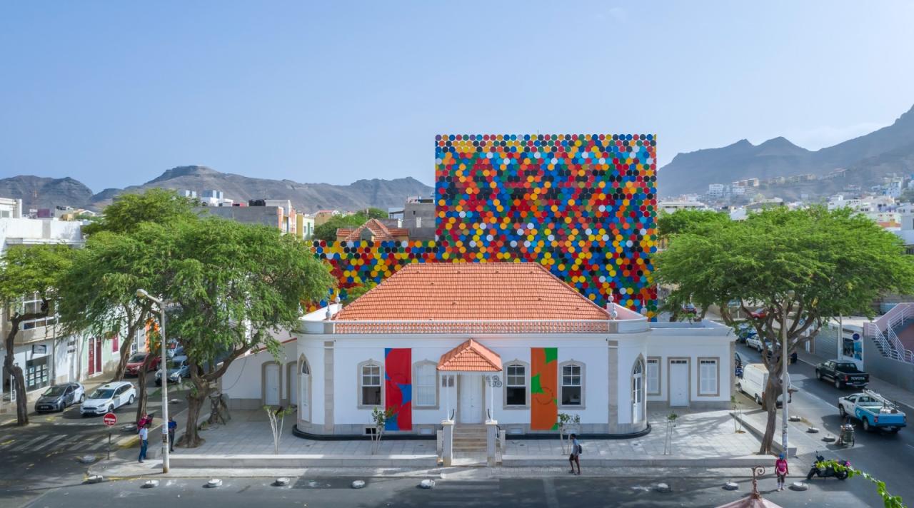 BIM建筑|桶盖表皮,CNAD 艺术工艺设计中心 / Ramos Castellano Arquitectos BIM建筑|桶盖表皮,CNAD 艺术工艺设计中心 / Ramos Castellano Arquitectos