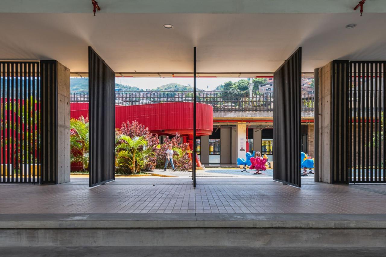 BIM建筑|冠军摇篮儿童发展中心 / Espacio Colectivo Arquitectos BIM建筑|冠军摇篮儿童发展中心 / Espacio Colectivo Arquitectos