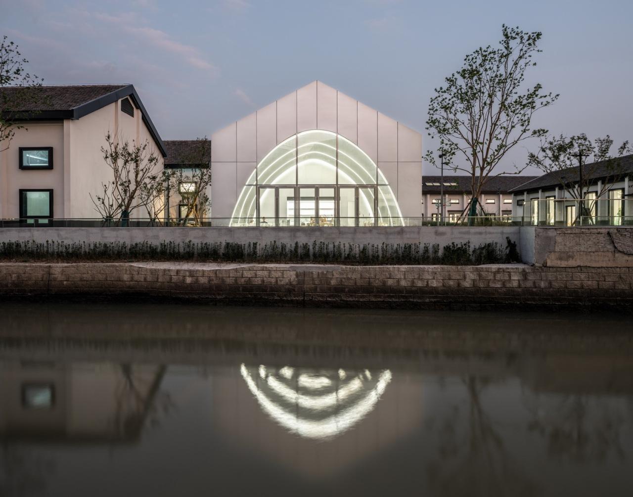 BIM建筑|长三角一体化示范区:丁栅水乡SOHO智慧粮仓 / line+建筑事务所、MLA+ BIM建筑|长三角一体化示范区:丁栅水乡SOHO智慧粮仓 / line+建筑事务所、MLA+