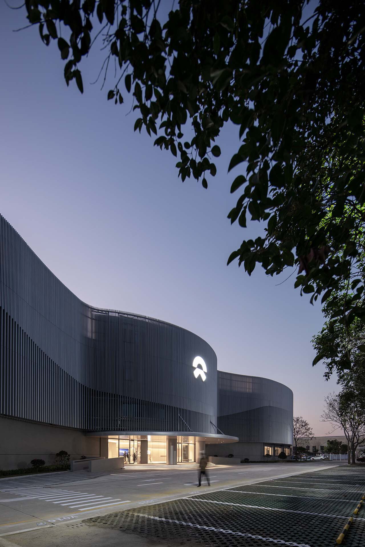 BIM建筑|蔚来交付中心 / Kokaistudios BIM建筑|蔚来交付中心 / Kokaistudios