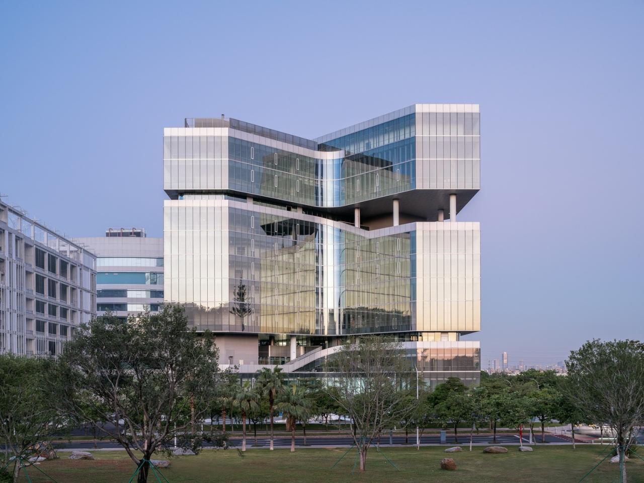 BIM建筑|粤港澳大湾区高性能医疗器械创新中心 / 海茵建筑 BIM建筑|粤港澳大湾区高性能医疗器械创新中心 / 海茵建筑