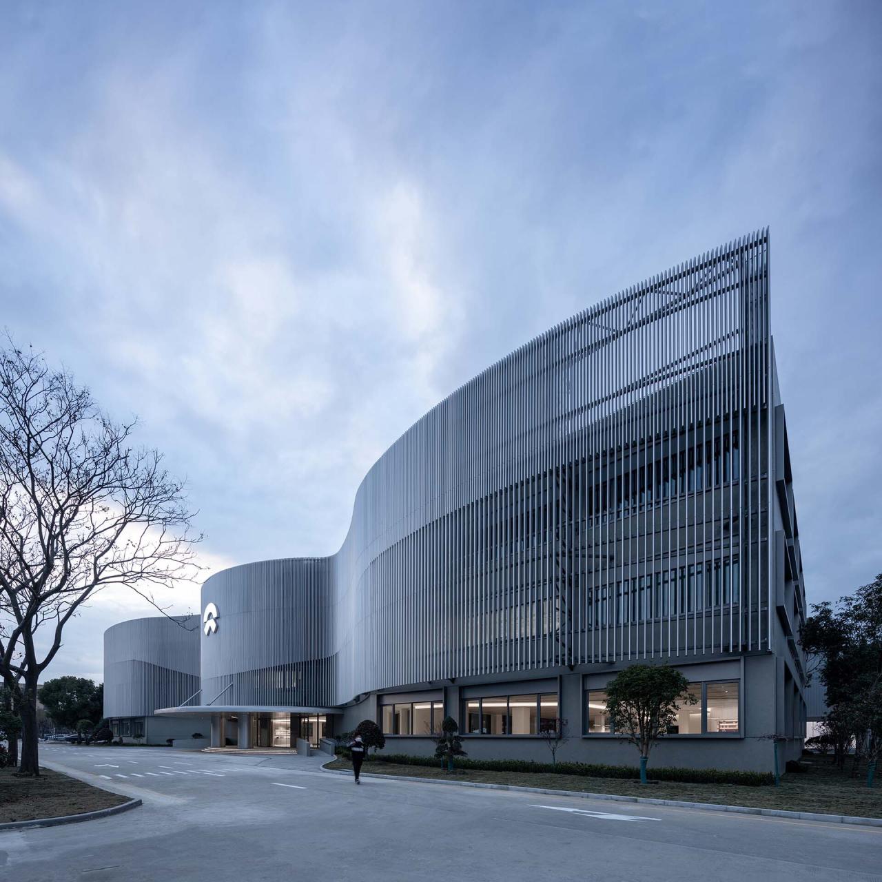 BIM建筑|蔚来交付中心 / Kokaistudios BIM建筑|蔚来交付中心 / Kokaistudios
