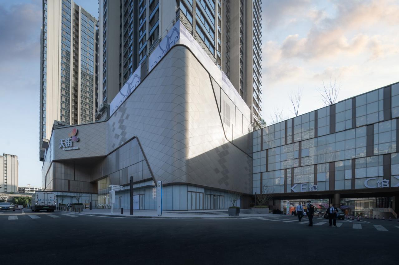 BIM建筑|十年筑造,一座天街一座城:重庆龙湖时代天街E馆 / 成执设计 BIM建筑|十年筑造,一座天街一座城:重庆龙湖时代天街E馆 / 成执设计