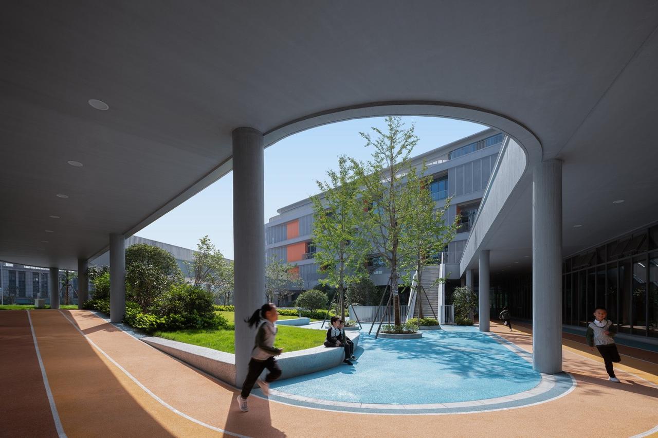 BIM建筑|对话童心,天性乐园:杭州江南实验学校教育集团江晖小学 / 浙江大学建筑设计研究院 BIM建筑|对话童心,天性乐园:杭州江南实验学校教育集团江晖小学 / 浙江大学建筑设计研究院
