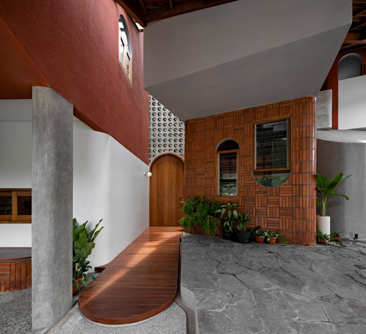 BIM建筑|爪哇屋顶+旋转房间,分心的房子 / Ismail Solehudin Architecture BIM建筑|爪哇屋顶+旋转房间,分心的房子 / Ismail Solehudin Architecture