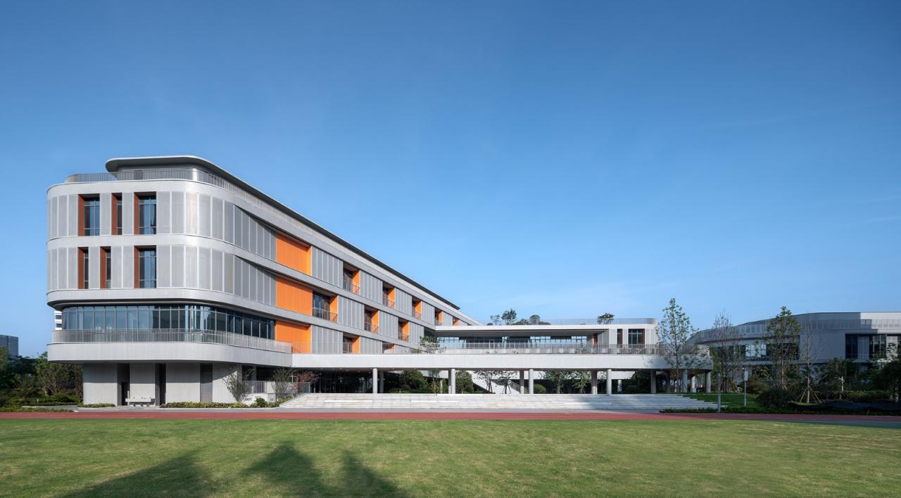 BIM建筑|对话童心,天性乐园:杭州江南实验学校教育集团江晖小学 / 浙江大学建筑设计研究院 BIM建筑|对话童心,天性乐园:杭州江南实验学校教育集团江晖小学 / 浙江大学建筑设计研究院