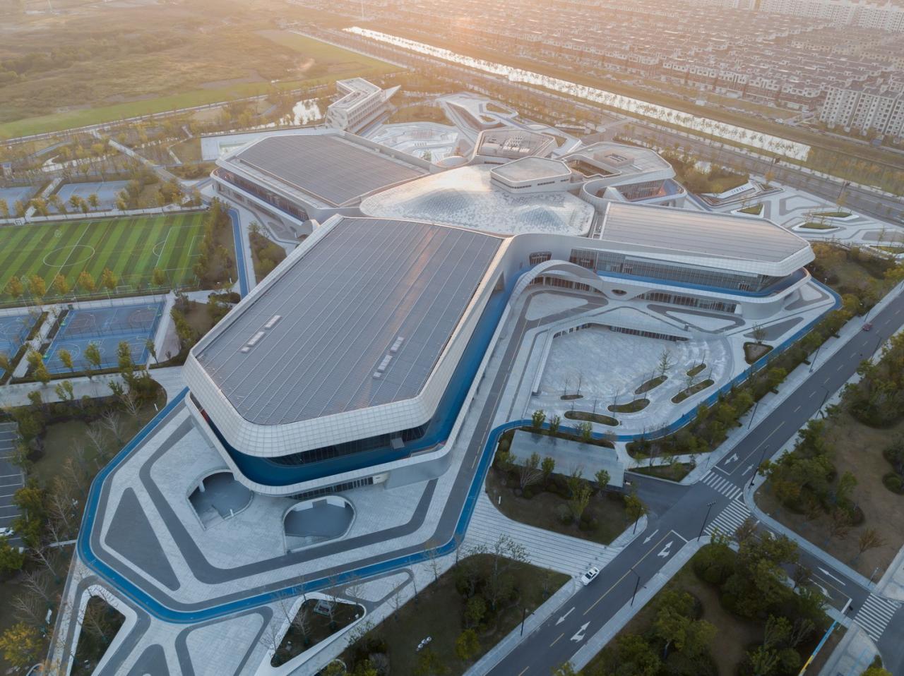 BIM建筑|体育运动催化城市生活:桐乡市全民健身中心暨李宁体育园 / PTD柏涛设计 BIM建筑|体育运动催化城市生活:桐乡市全民健身中心暨李宁体育园 / PTD柏涛设计