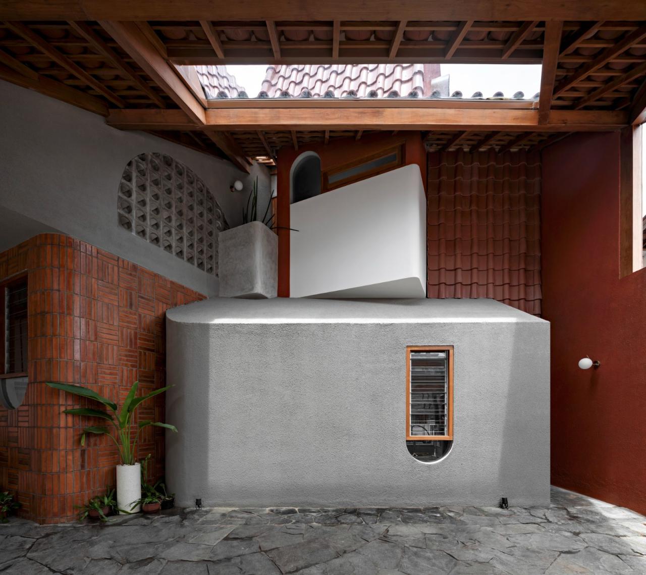 BIM建筑|爪哇屋顶+旋转房间,分心的房子 / Ismail Solehudin Architecture BIM建筑|爪哇屋顶+旋转房间,分心的房子 / Ismail Solehudin Architecture