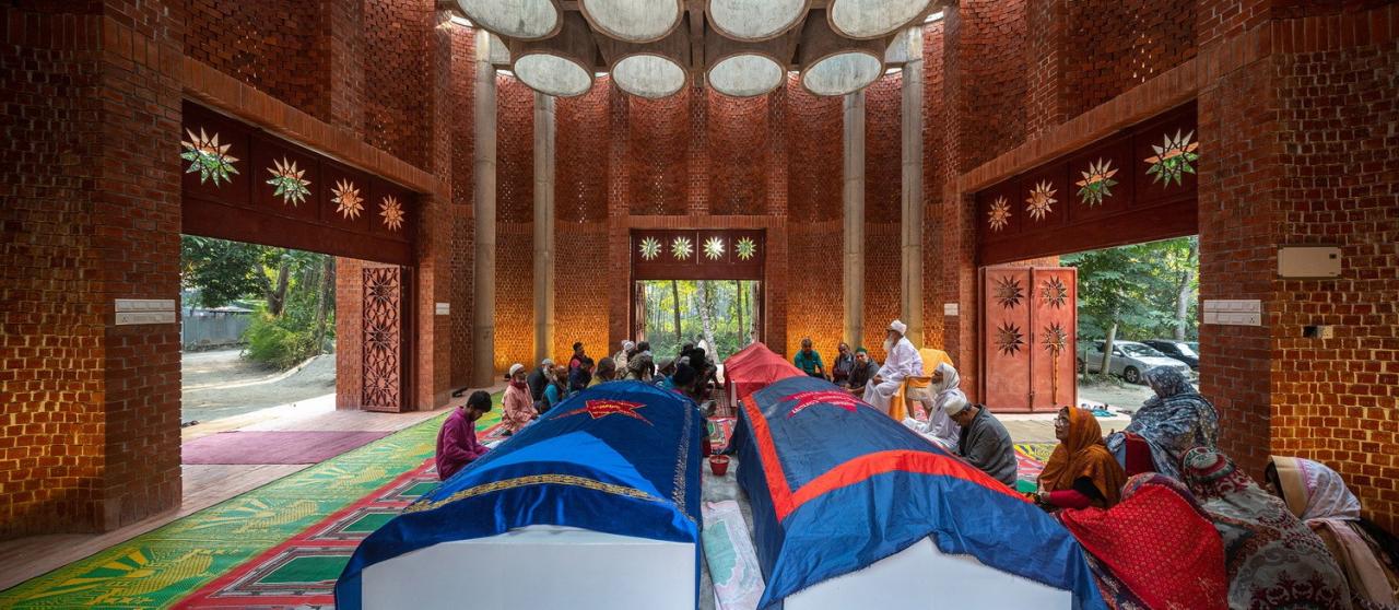 BIM建筑| 陵墓纪念堂,混凝土圆柱‘滴落’ / Sthapotik BIM建筑| 陵墓纪念堂,混凝土圆柱‘滴落’ / Sthapotik