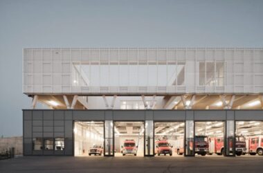 BIM建筑|伍尔夫工作室设计穿孔金属消防站-BIM建筑网