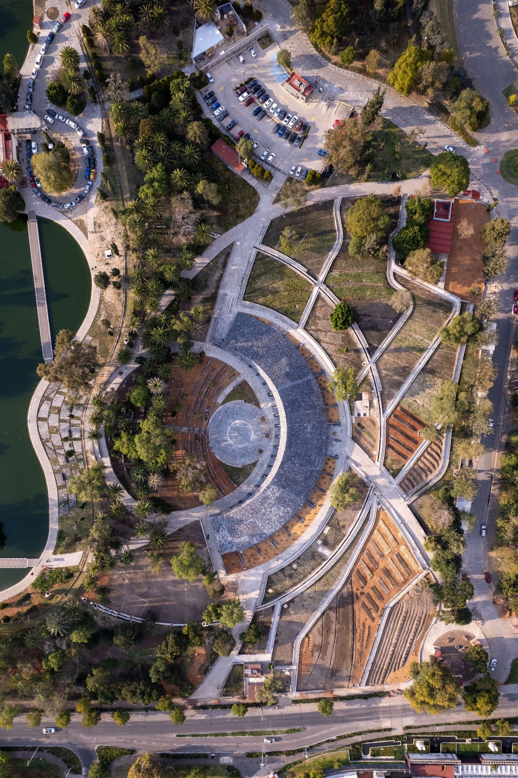 BIM建筑|覆盖在大地上,查普尔特佩克环境文化中心 / ERREqERRE Arquitectura y Urbanismo + Taller ID BIM建筑|覆盖在大地上,查普尔特佩克环境文化中心 / ERREqERRE Arquitectura y Urbanismo + Taller ID