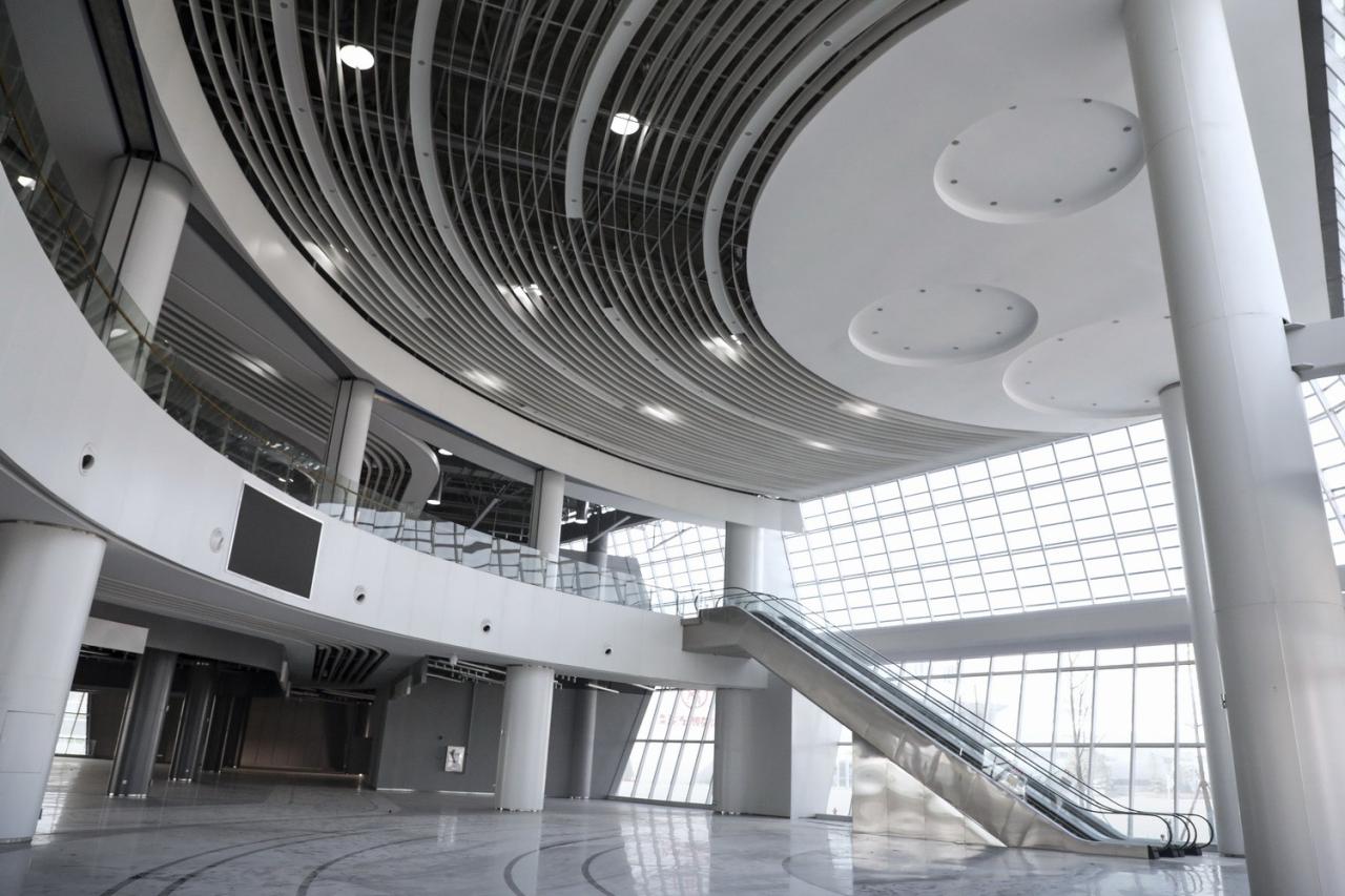 BIM建筑|自由 动感 科技:株洲汽博园交易中心一体化设计探讨 / 罗劲工作室 BIM建筑|自由 动感 科技:株洲汽博园交易中心一体化设计探讨 / 罗劲工作室