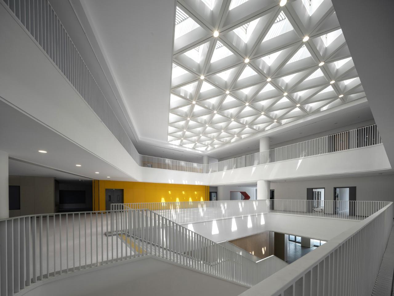 BIM建筑|对话童心,天性乐园:杭州江南实验学校教育集团江晖小学 / 浙江大学建筑设计研究院 BIM建筑|对话童心,天性乐园:杭州江南实验学校教育集团江晖小学 / 浙江大学建筑设计研究院