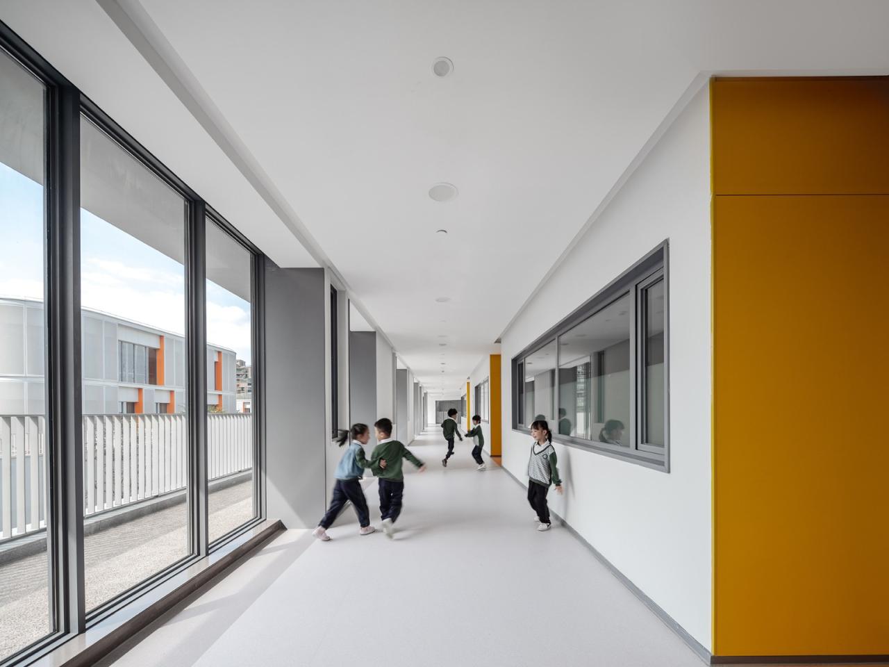 BIM建筑|对话童心,天性乐园:杭州江南实验学校教育集团江晖小学 / 浙江大学建筑设计研究院 BIM建筑|对话童心,天性乐园:杭州江南实验学校教育集团江晖小学 / 浙江大学建筑设计研究院
