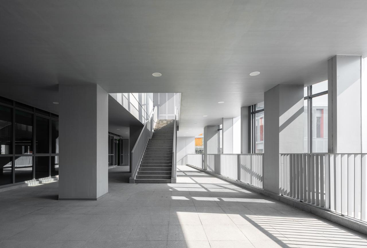 BIM建筑|对话童心,天性乐园:杭州江南实验学校教育集团江晖小学 / 浙江大学建筑设计研究院 BIM建筑|对话童心,天性乐园:杭州江南实验学校教育集团江晖小学 / 浙江大学建筑设计研究院