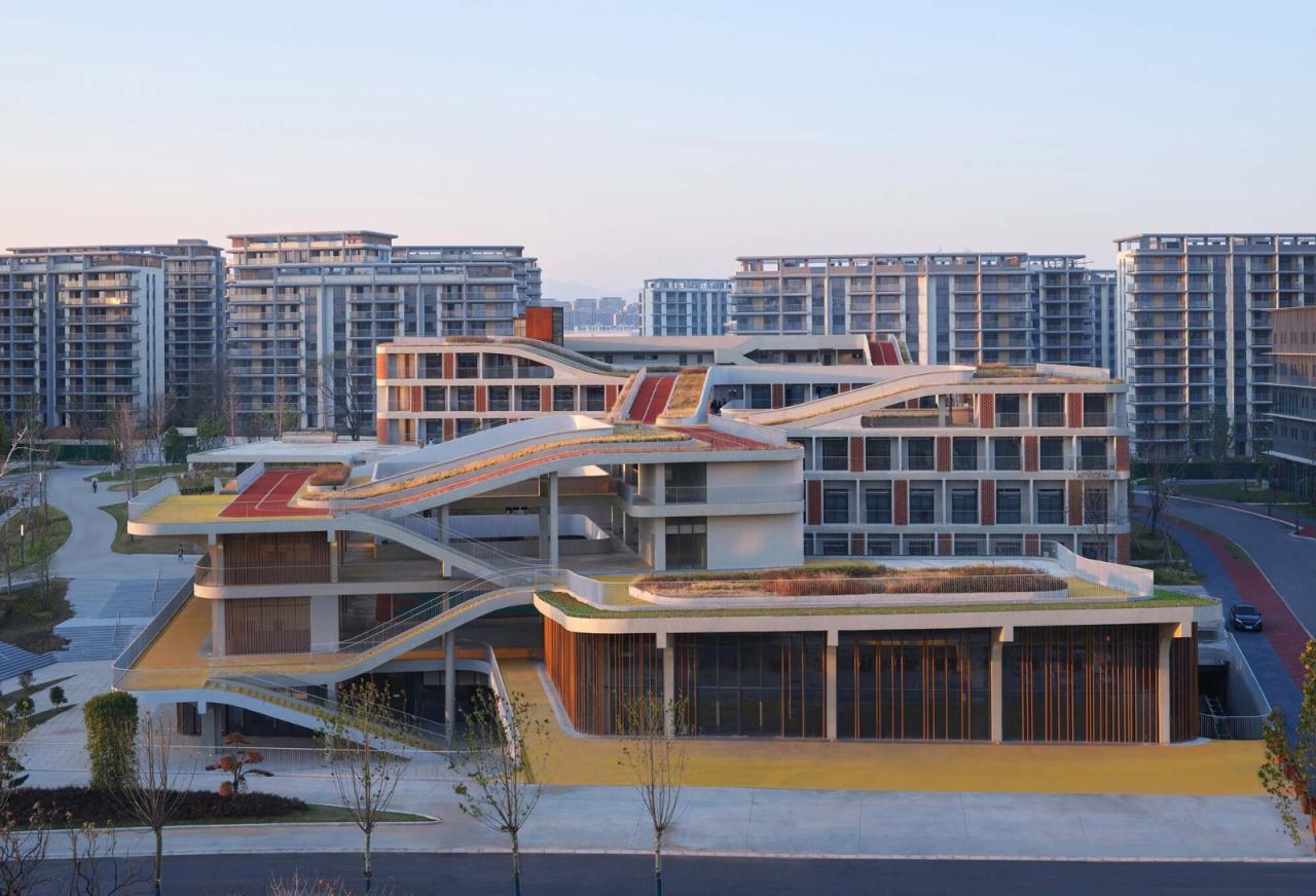 BIM建筑|电子科大长三角研究院(衢州)· 生活中心 / 同济院四时方院创新设计中心 BIM建筑|电子科大长三角研究院(衢州)· 生活中心 / 同济院四时方院创新设计中心