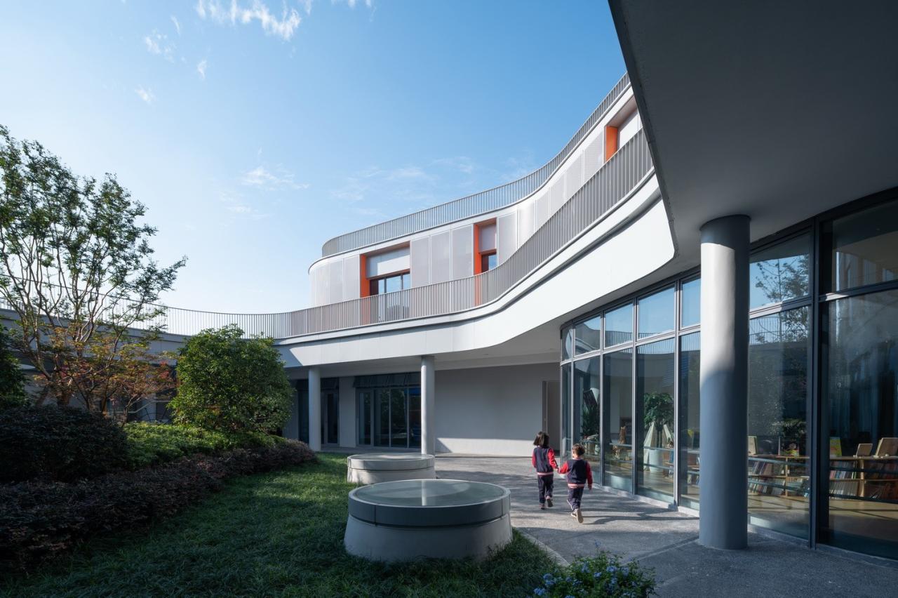 BIM建筑|串联的无界活动空间:杭州市滨江区东方郡幼儿园江晖分园 / 浙江大学建筑设计研究院有限公司 BIM建筑|串联的无界活动空间:杭州市滨江区东方郡幼儿园江晖分园 / 浙江大学建筑设计研究院有限公司
