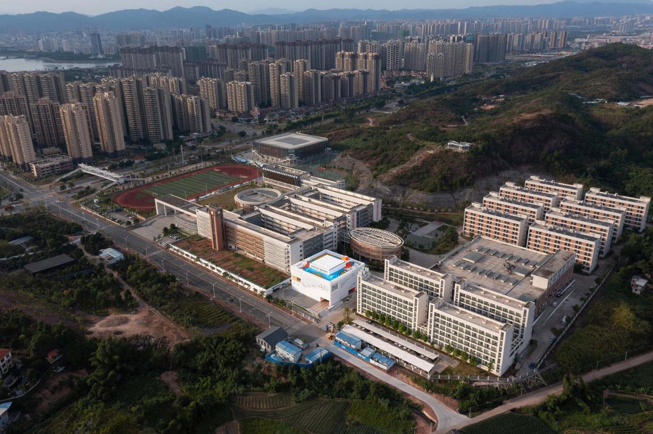 BIM建筑|河源市中小学科普教育馆 / 华南理工大学建筑设计研究院 陶郅工作室 BIM建筑|河源市中小学科普教育馆 / 华南理工大学建筑设计研究院 陶郅工作室