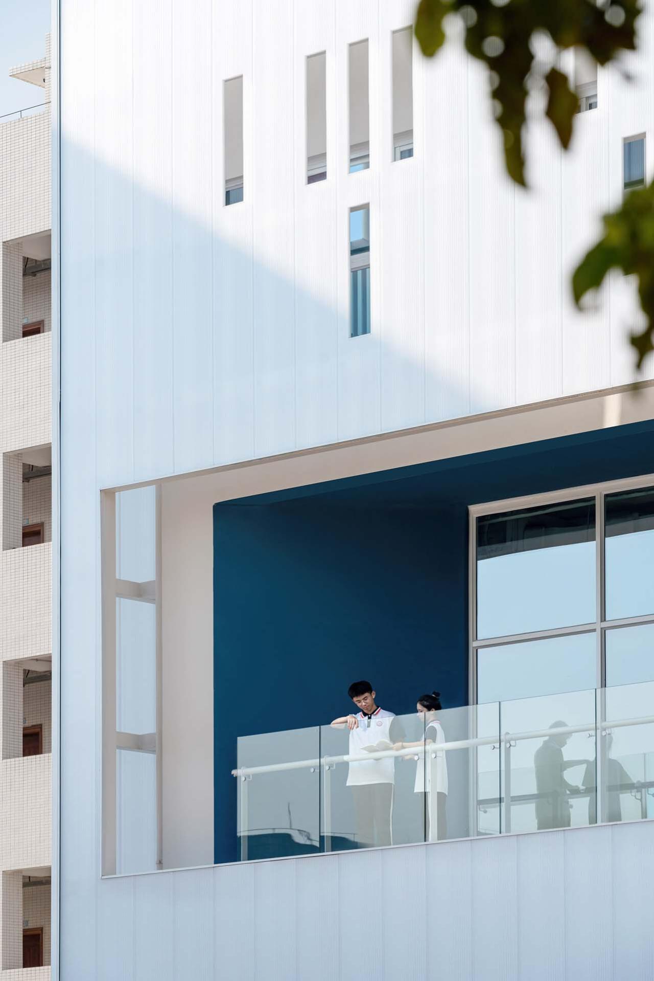 BIM建筑|河源市中小学科普教育馆 / 华南理工大学建筑设计研究院 陶郅工作室 BIM建筑|河源市中小学科普教育馆 / 华南理工大学建筑设计研究院 陶郅工作室